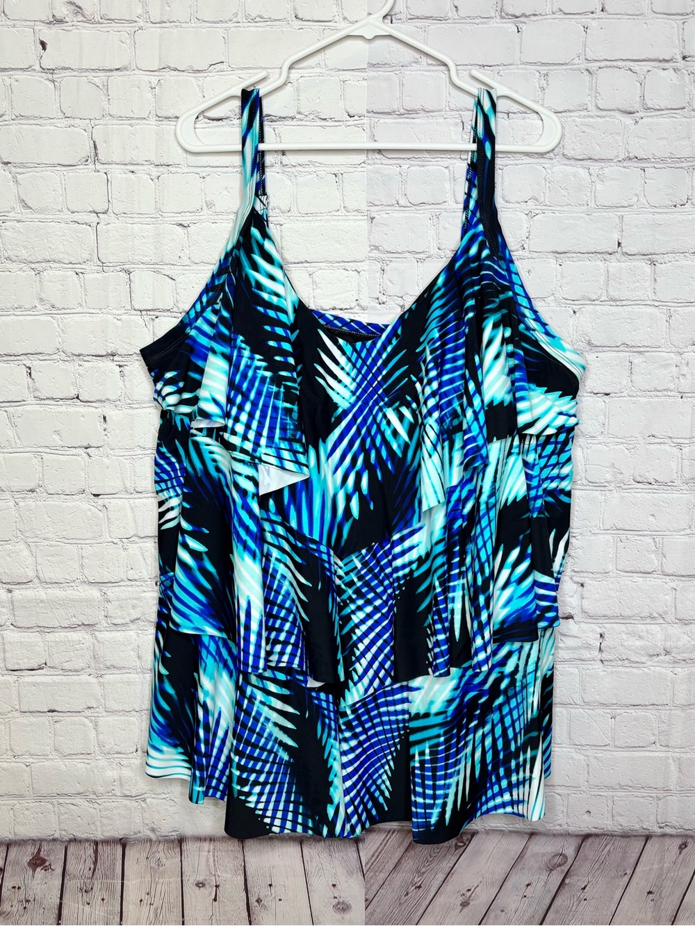 Swimsuits For All Black and Blue Ruffled Tankini Swimsuit Top Size 30